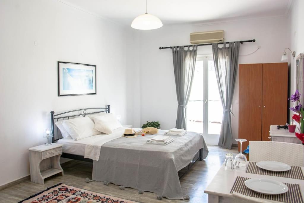 White Wave Studio 1 , 3Min Walk From Kamari Beach 외부 사진