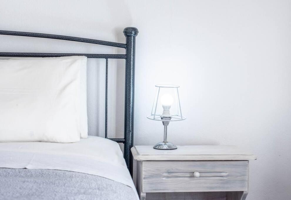 White Wave Studio 1 , 3Min Walk From Kamari Beach 외부 사진