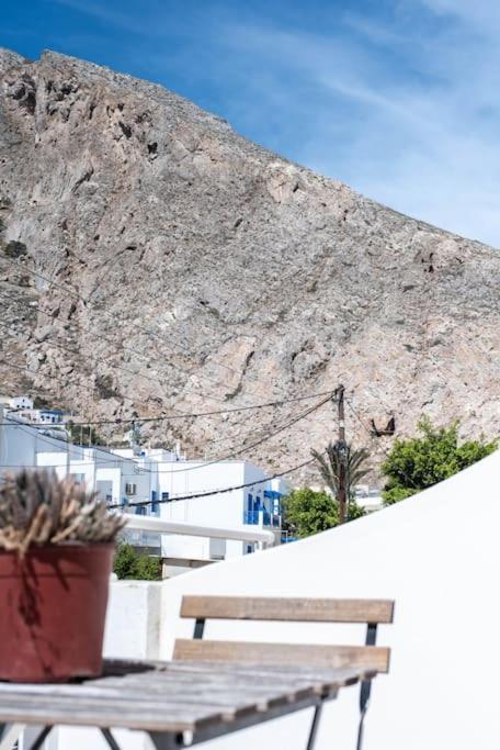White Wave Studio 1 , 3Min Walk From Kamari Beach 외부 사진